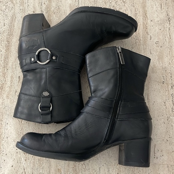 HARLEY DAVIDSON Black Leather Mid-Calf Biker Boot Size 7.5 Strap Buckle 2" Heel - Picture 3 of 15
